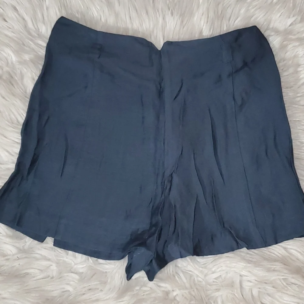 **BCBGeneration Blue Zip-Up Shorts – Size 8 NWT**